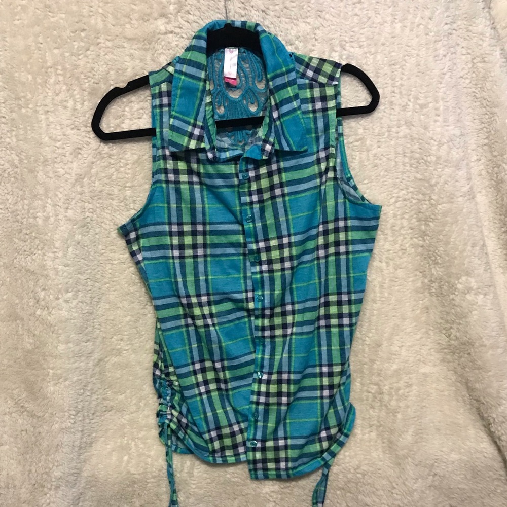Sleeveless button down plaid top